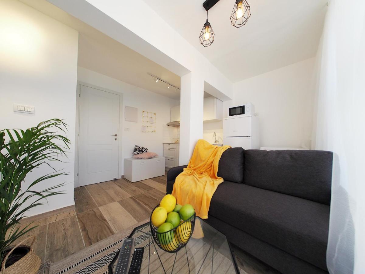 Studio Ariana And Patio Bat Yam Exterior foto